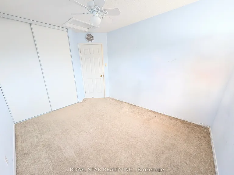 38 Springcreek Cres — Photo 18