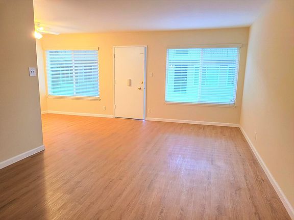 5th image of 901 Granada St #18