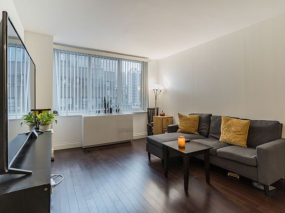 4th image of 212 E 47th St APT 11A
