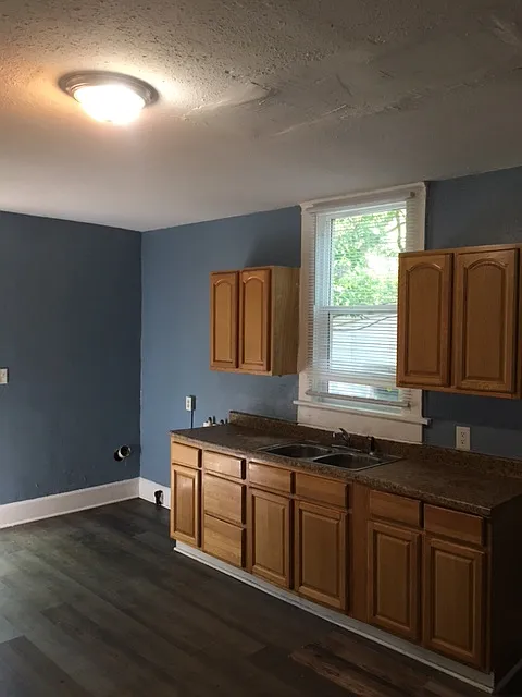 4 bed, 1.5 bath, 1792 sqft, $1,600 — Photo 3