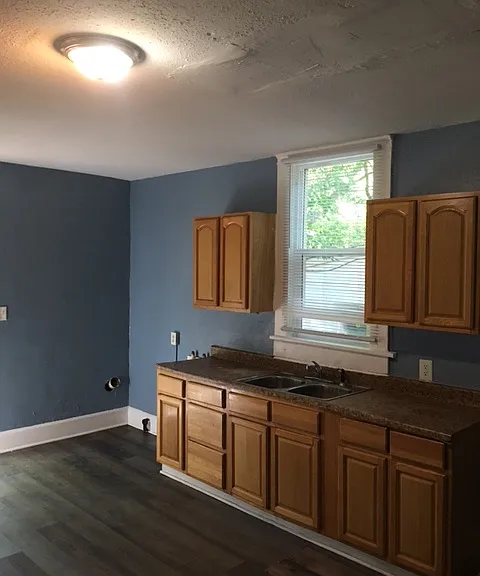 1643 N Tacoma Ave — Photo 4