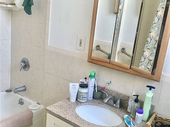 B5884A28-19AC-4103-B060-5BC19B785AFF