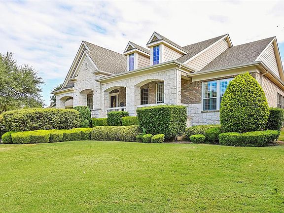 2nd image of 2621 Queen Elaine Dr
