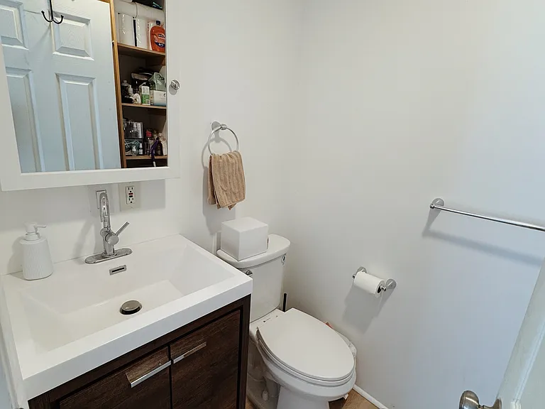 8888 Appian Way — Photo 9