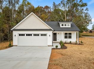 401 Pine Forest Dr, Belton, SC 29627