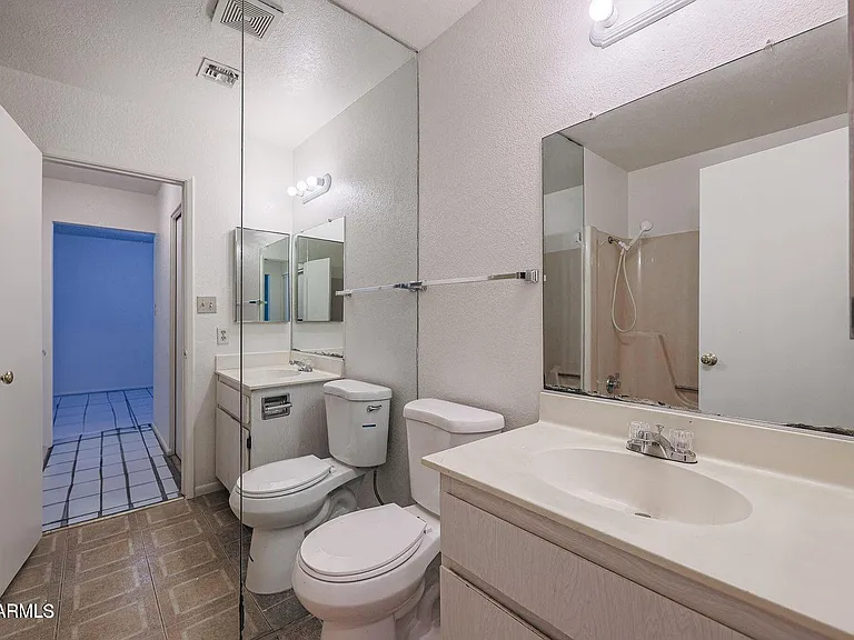 9001 W Elm St #7 — Photo 16