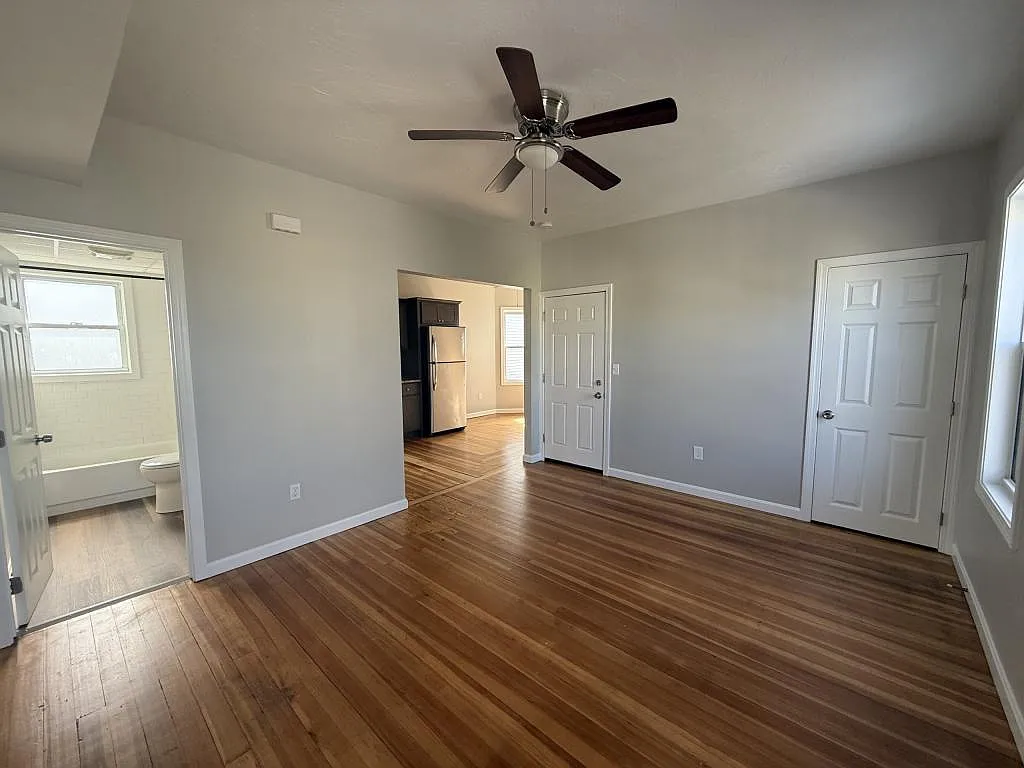 190 Horton St — Photo 4