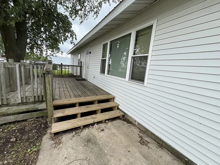 425 Paul Ave — Photo 10
