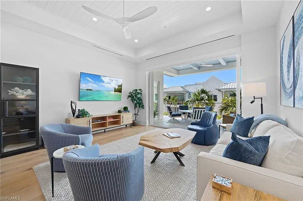 2 bed, 2.5 bath, 1700 sqft, $30,000 — Photo 1