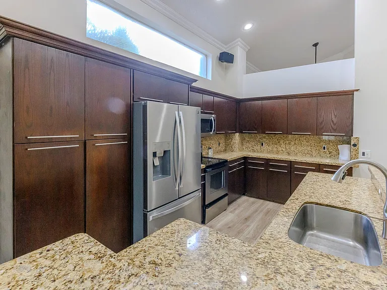 4082 Trenton Ave — Photo 12