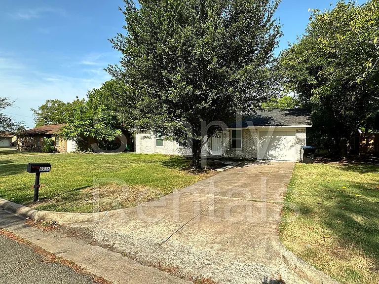 6716 Flamingo Rd — Photo 1