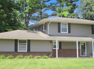 427 N Chicago Ave, Williamsfield, IL 61489