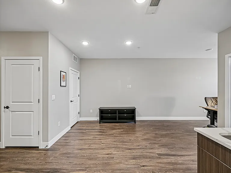 2729 W 28th Ave #505 — Photo 12
