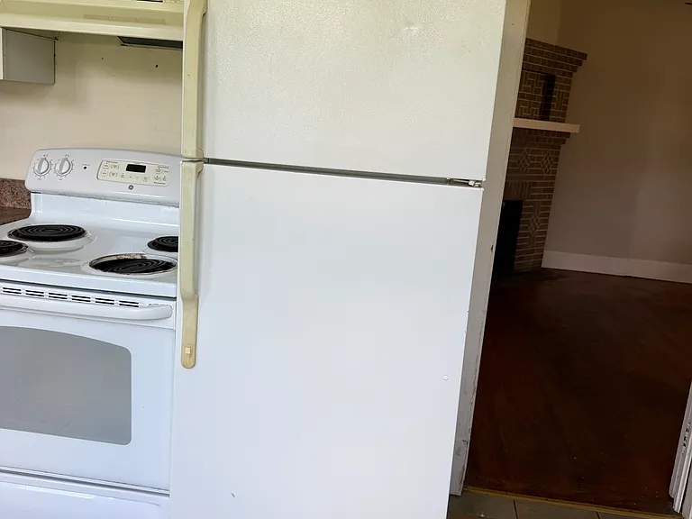 302 S Cedar St #B — Photo 4
