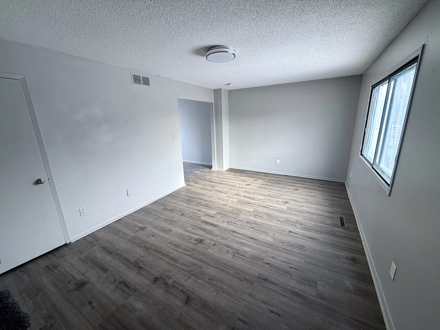 1900 King Ave — Photo 1