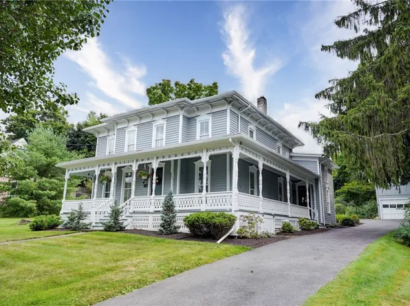 33 State St, Bloomfield, NY 14469