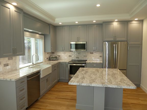 5th image of 608 Howard Ave #A