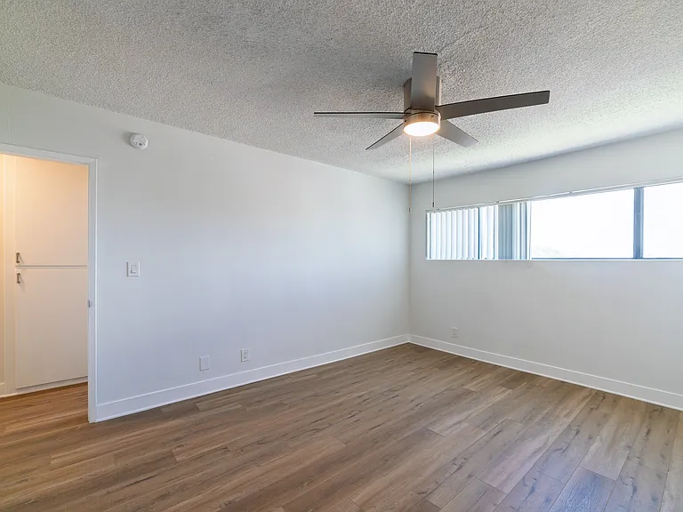 2233 S Ridgeley Dr #307 — Photo 12