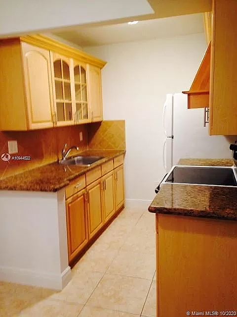 2nd image of 10786 N Kendall Dr