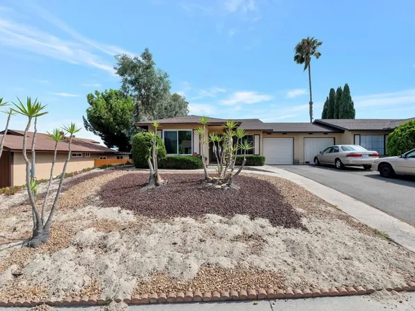 4719 Sunny Hills Rd, Oceanside, CA 92056