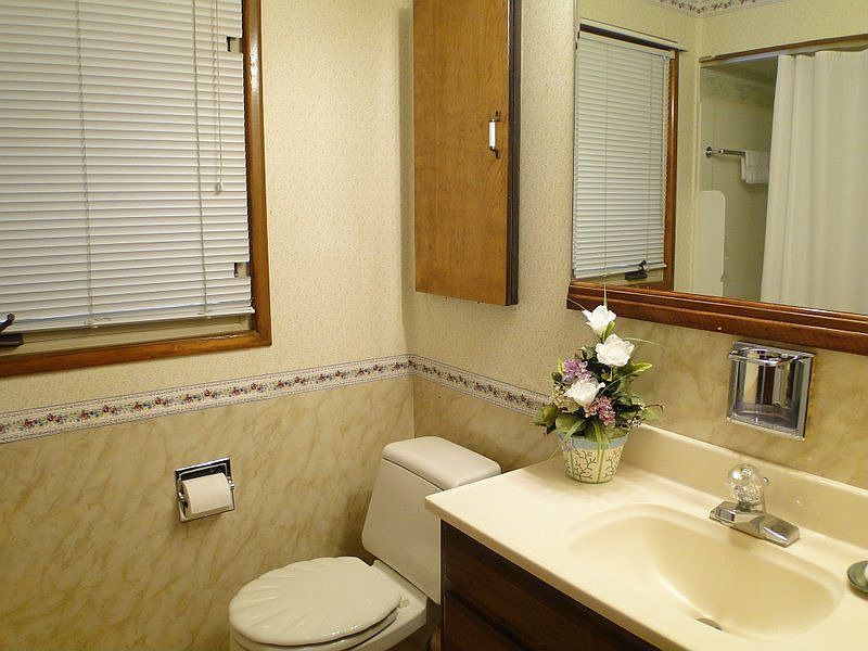 2nd image of 624 Ridgewood Ave