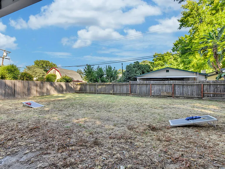 1539 Maryland Ave — Photo 46