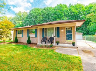 733 Buckingham Rd, Canton, MI 48188