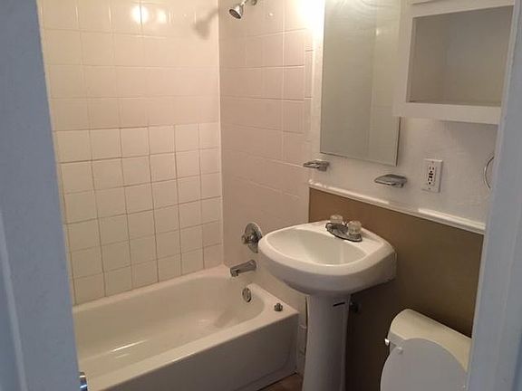 5th image of 5109 N Willow Ave