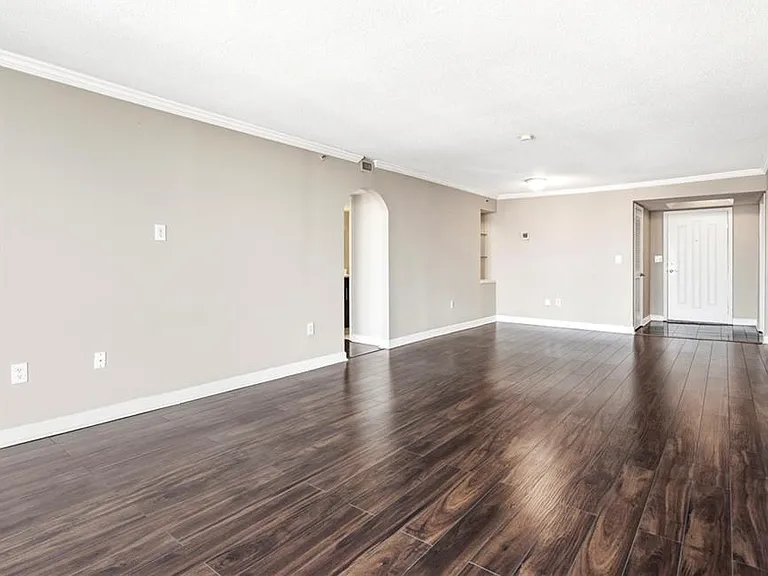 2870 Pharr Court South NW #NW-2001-2001 — Photo 4