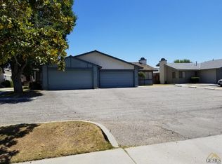 5913 Auburn Oaks Dr, Bakersfield, CA 93306