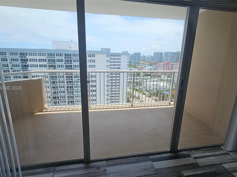 1980 S Ocean Dr #22G — Photo 25