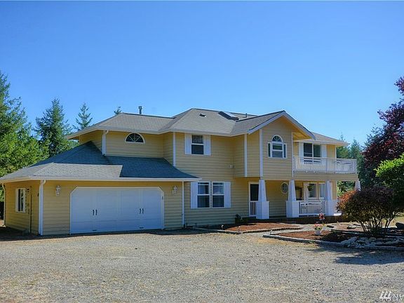 4th image of 631 NW Coleman Ct