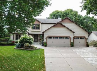 9181 Hillside Trl S, Cottage Grove, MN 55016