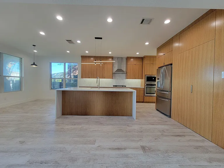 405 Darkwoods Dr — Photo 6