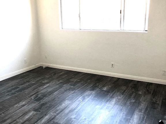 2nd image of 2321 Pullman Ln Unit E