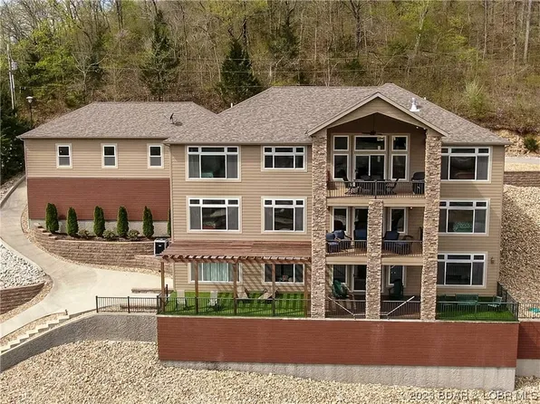 393 Monterey Pl, Camdenton, MO 65020