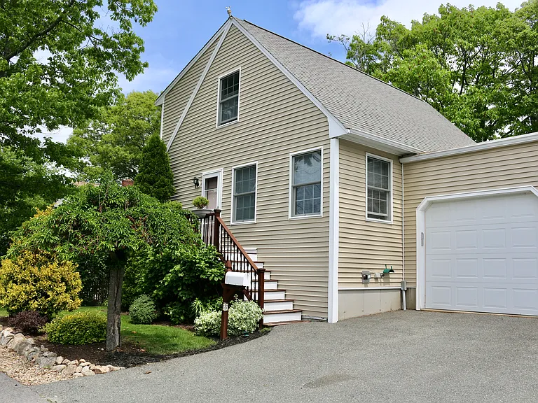37 Green St #1 — Photo 1