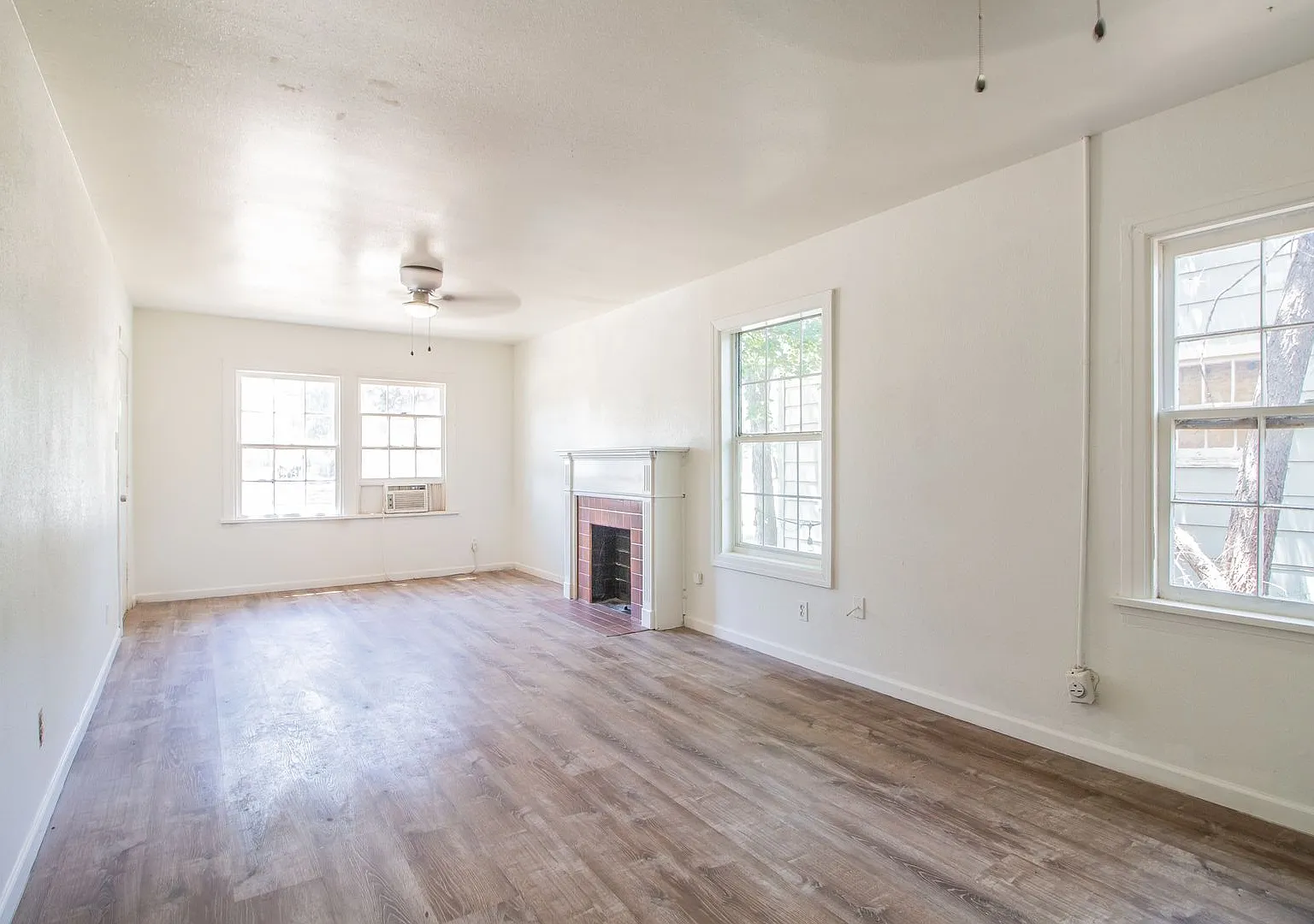 Updated 2 bed 1 bath house — Photo 3