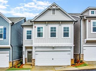 305 Hayden Cir, Woodstock, GA