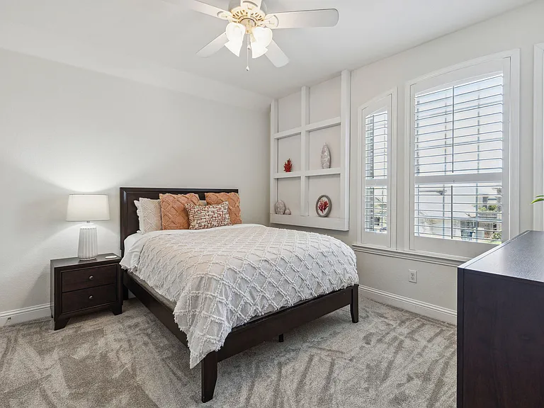 2360 Fountain Gate Dr — Photo 8