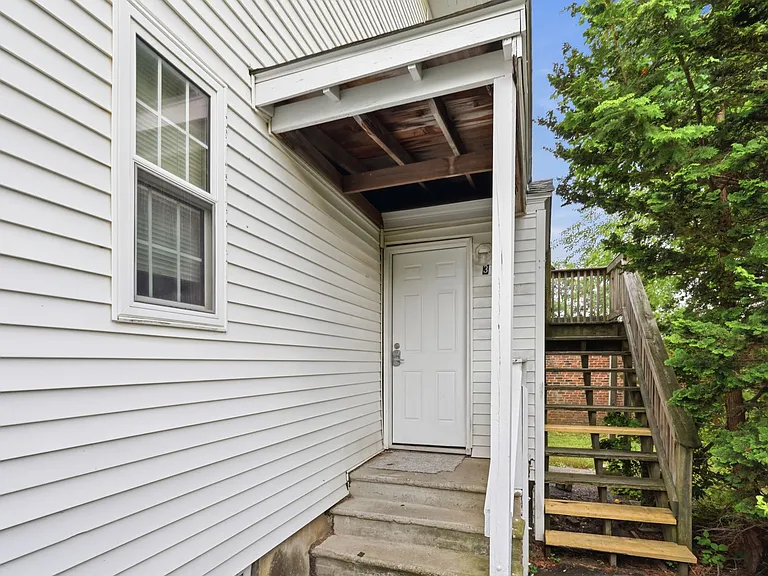 82 Pond St — Photo 18