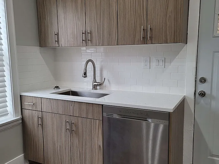 4651-61 N. Manor Ave — Photo 32
