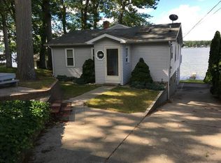 1027 E Hess Lake Dr, Grant, MI 49327