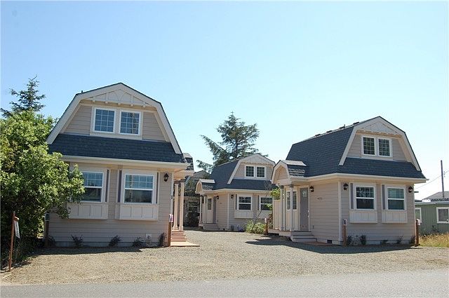 1st image of 131 Barnacle St