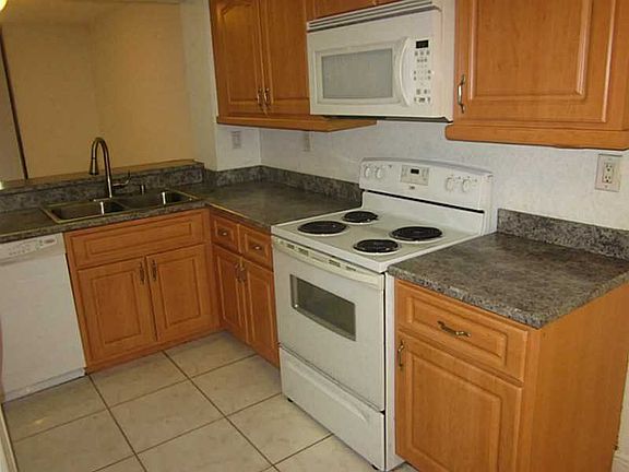 4th image of 8740 NW 40th St #B304