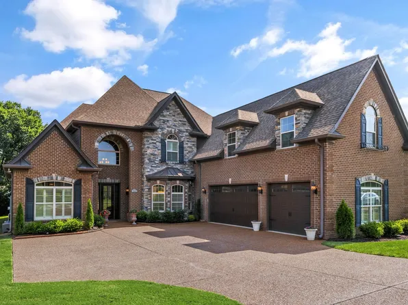 1549 Eden Rose Pl E, Nolensville, TN 37135