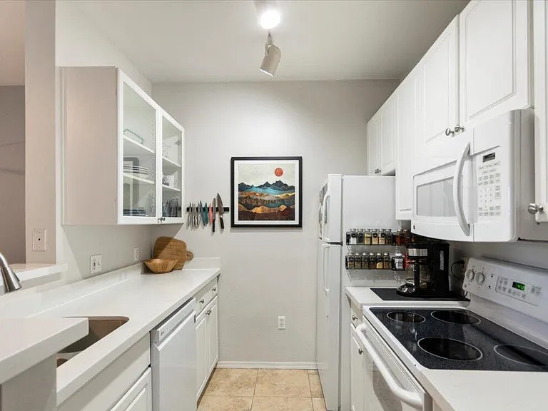 N 41st St — Photo 3