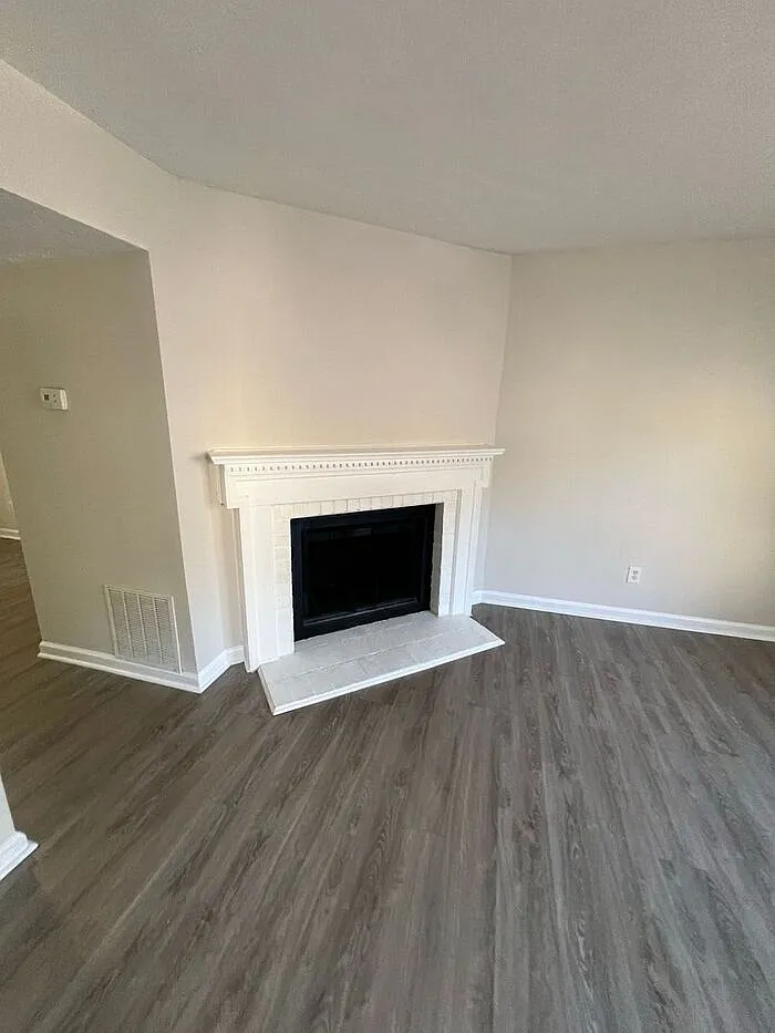 2 bed, 2.5 bath, 1160 sqft, $1,399 — Photo 3