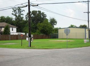 3303 Taft Ave, Groves, TX 77619