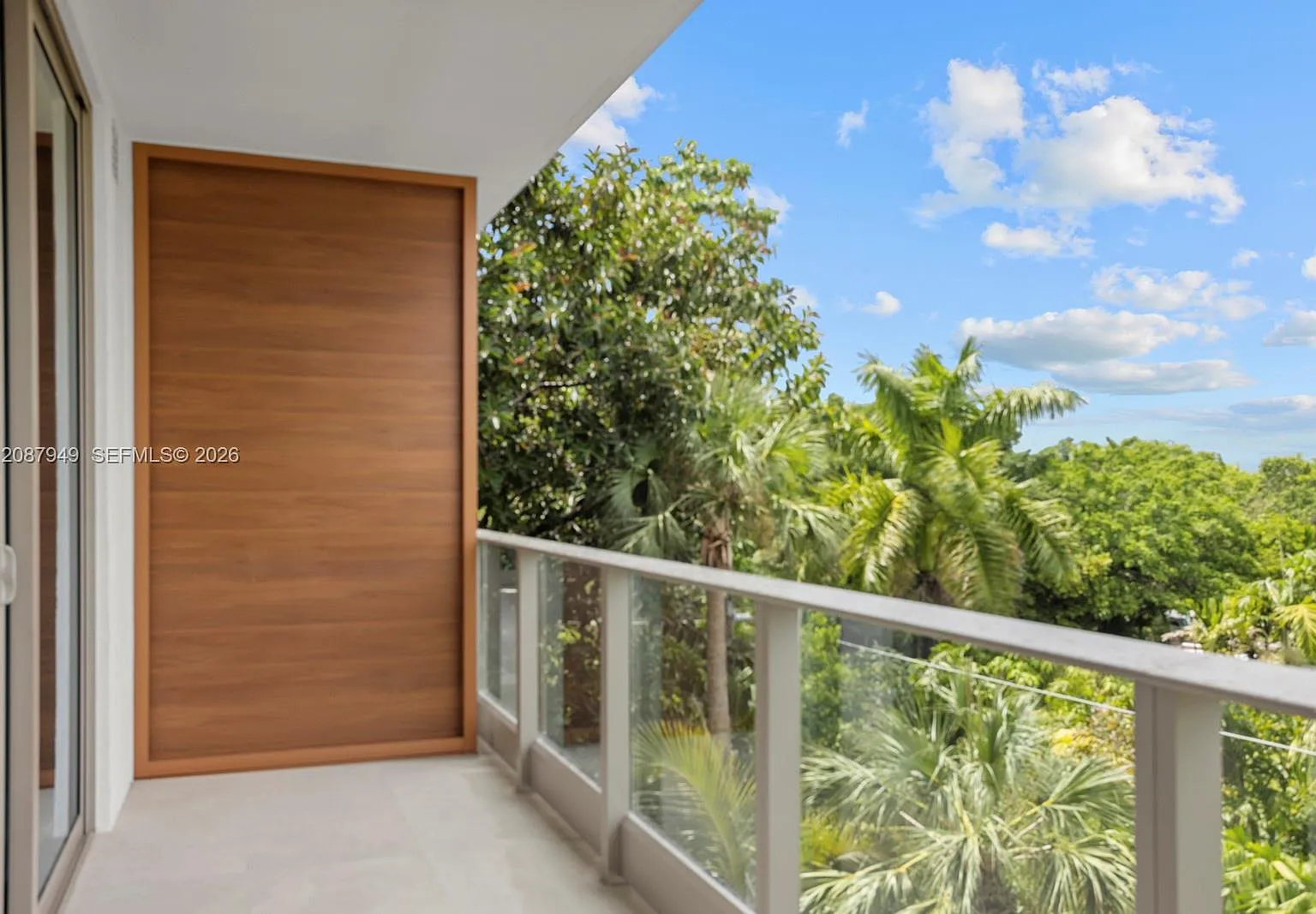 2200 Brickell — Photo 4